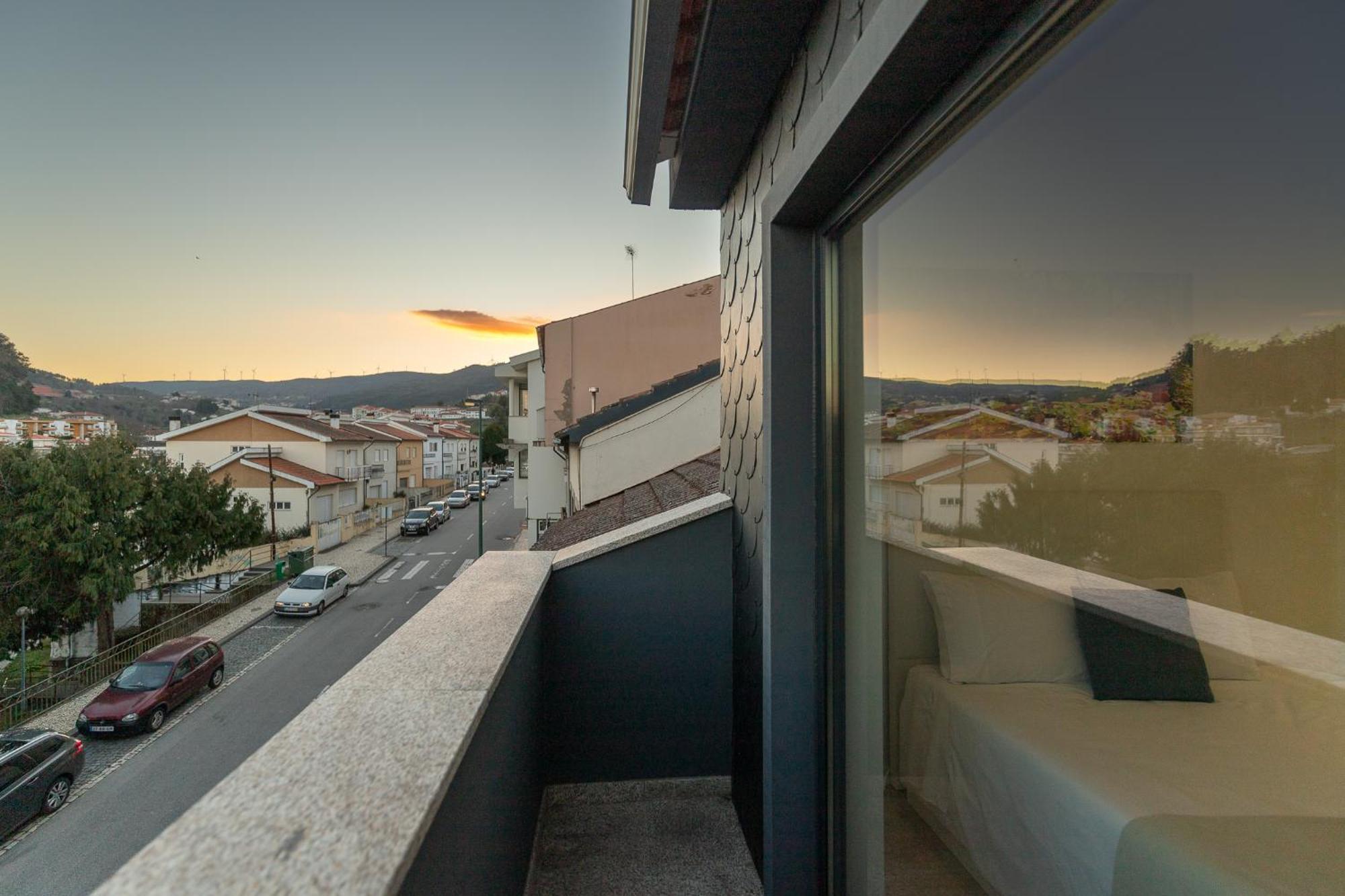 Fafel Little House - Quinta De Cravaz Apartment Lamego Luaran gambar